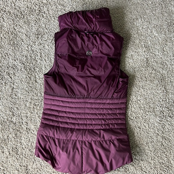 Lululemon Fluffin’ Awesome Vest in Plum - Picture 3 of 6